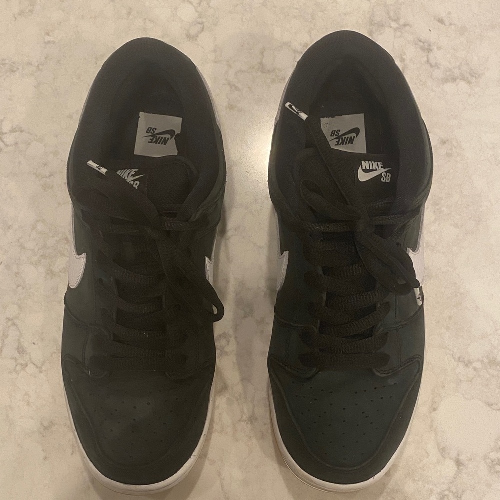 Nike dunk low SB Black and White Low-Top Sneakers gum bottom